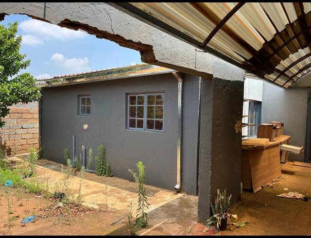 3 BEDROOM HOUSE FOR SALE IN PROTEA GLEN